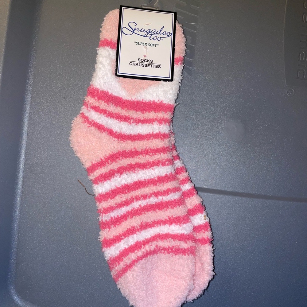 Snugadoo too pink striped fuzzy socks